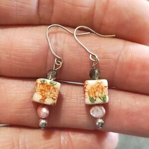 VINTAGE CHINESE ETHNIC FLORAL CUBE AND PINK FAUX PEARL DROP HOOK 1.4" EARRINGS